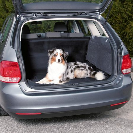 Автомобильная подстилка Trixie в багажник для собак 1